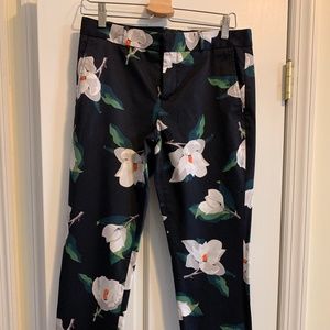 Banana Republic floral pants - size 6 - navy